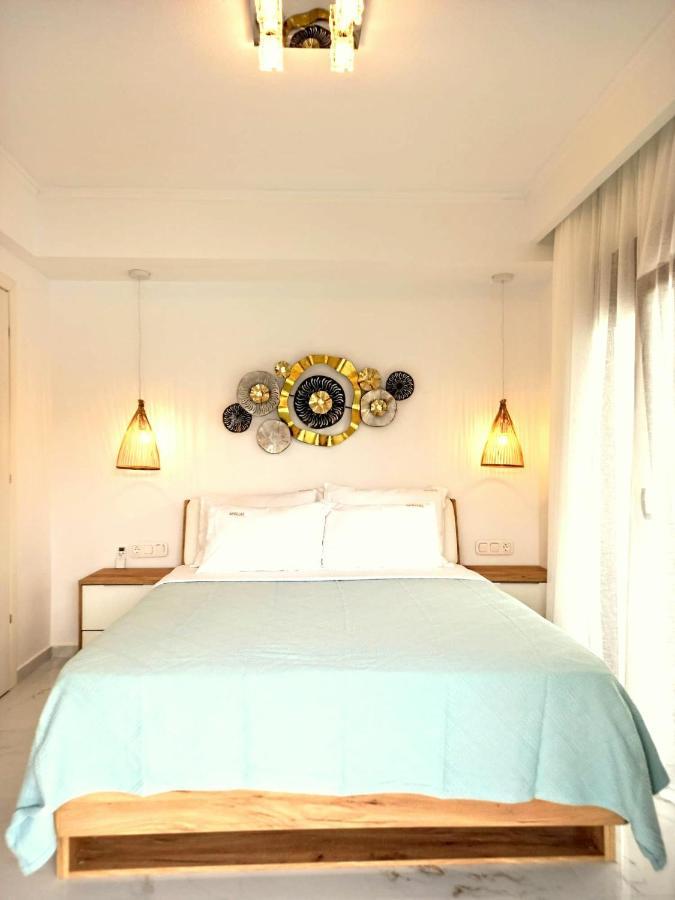 Lux Suite Sea Front Avra ペフコホリ エクステリア 写真