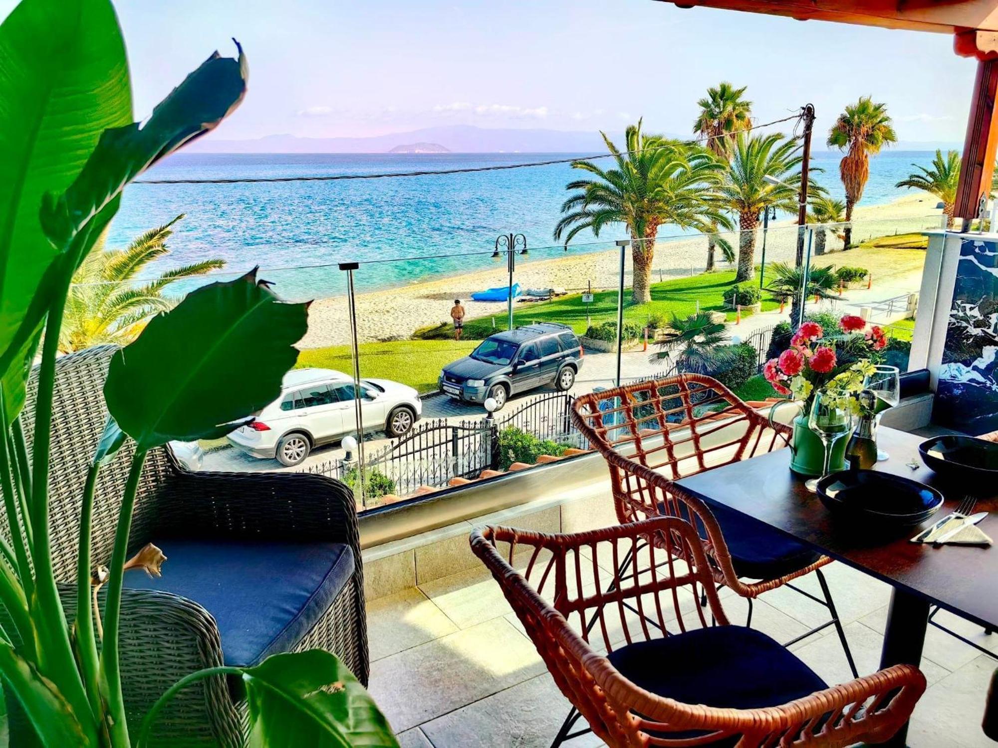 Lux Suite Sea Front Avra ペフコホリ エクステリア 写真